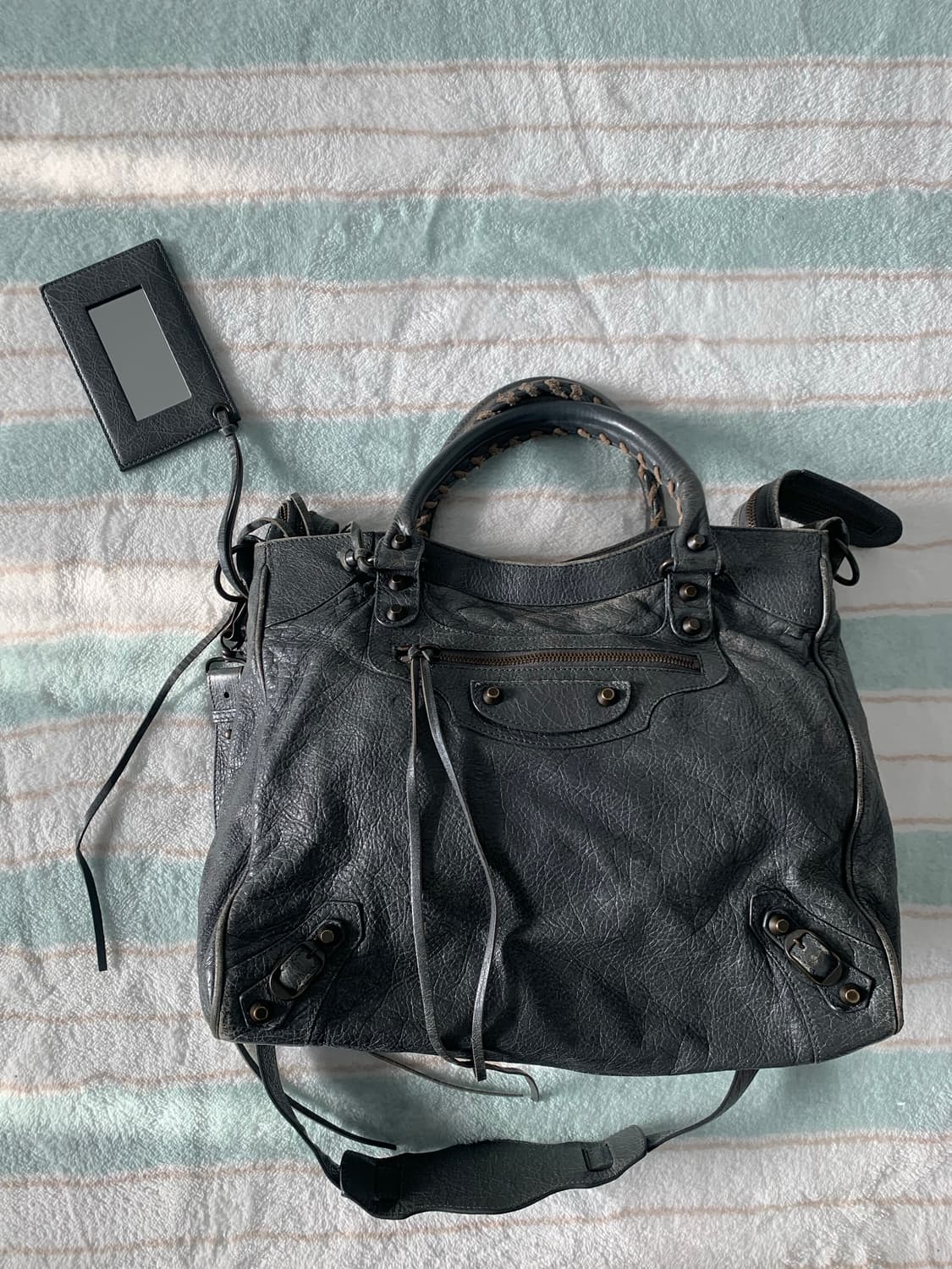 발렌시아가 클래식 시티 벨로백 상품이미지1