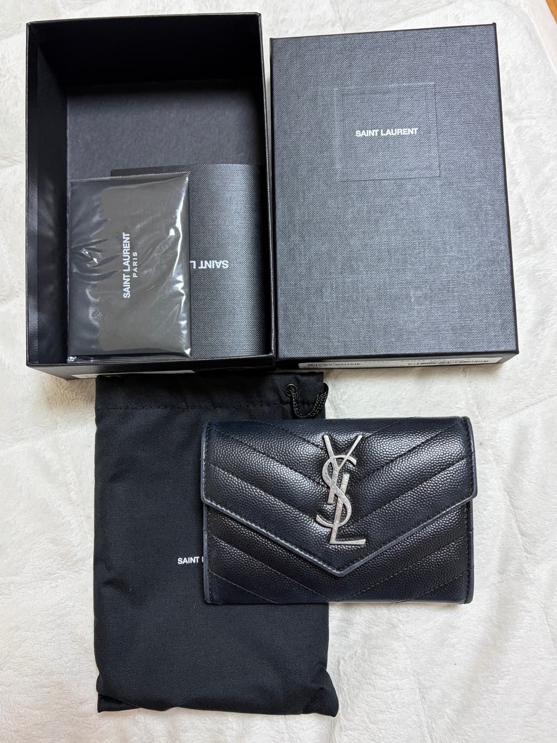 입생로랑 은장 지갑 상품이미지1