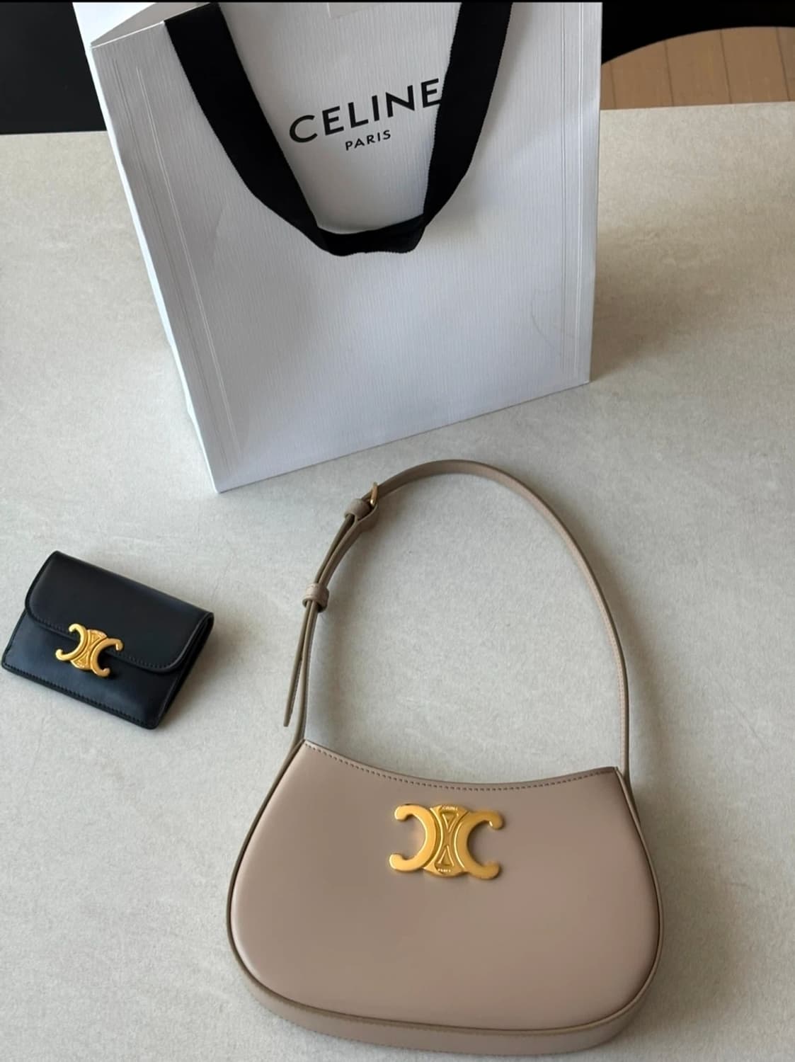 셀린느 틸리백 트리옹프 베이지 상품이미지1