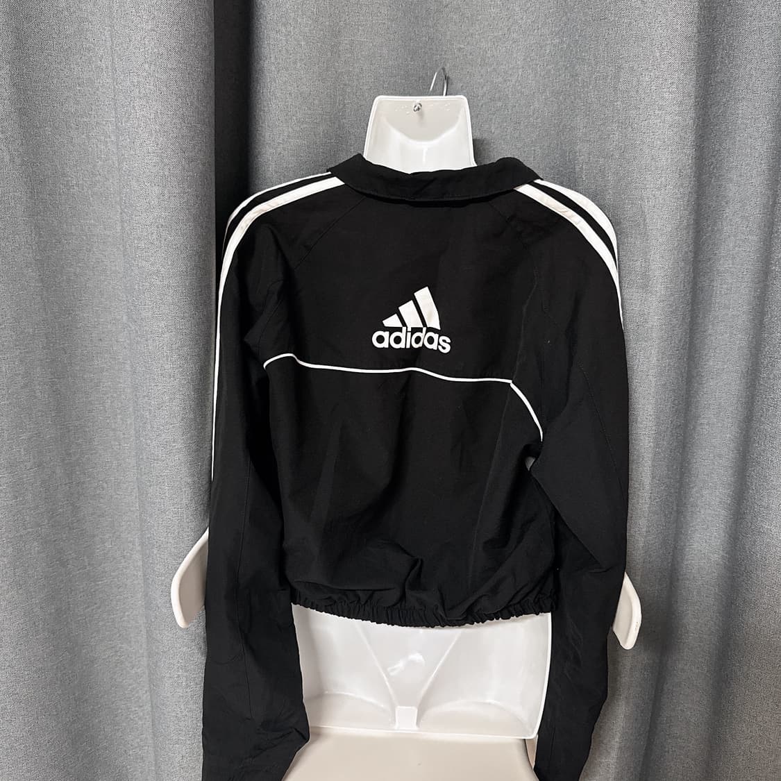 아디다스 크롭 바람막이 상품이미지2