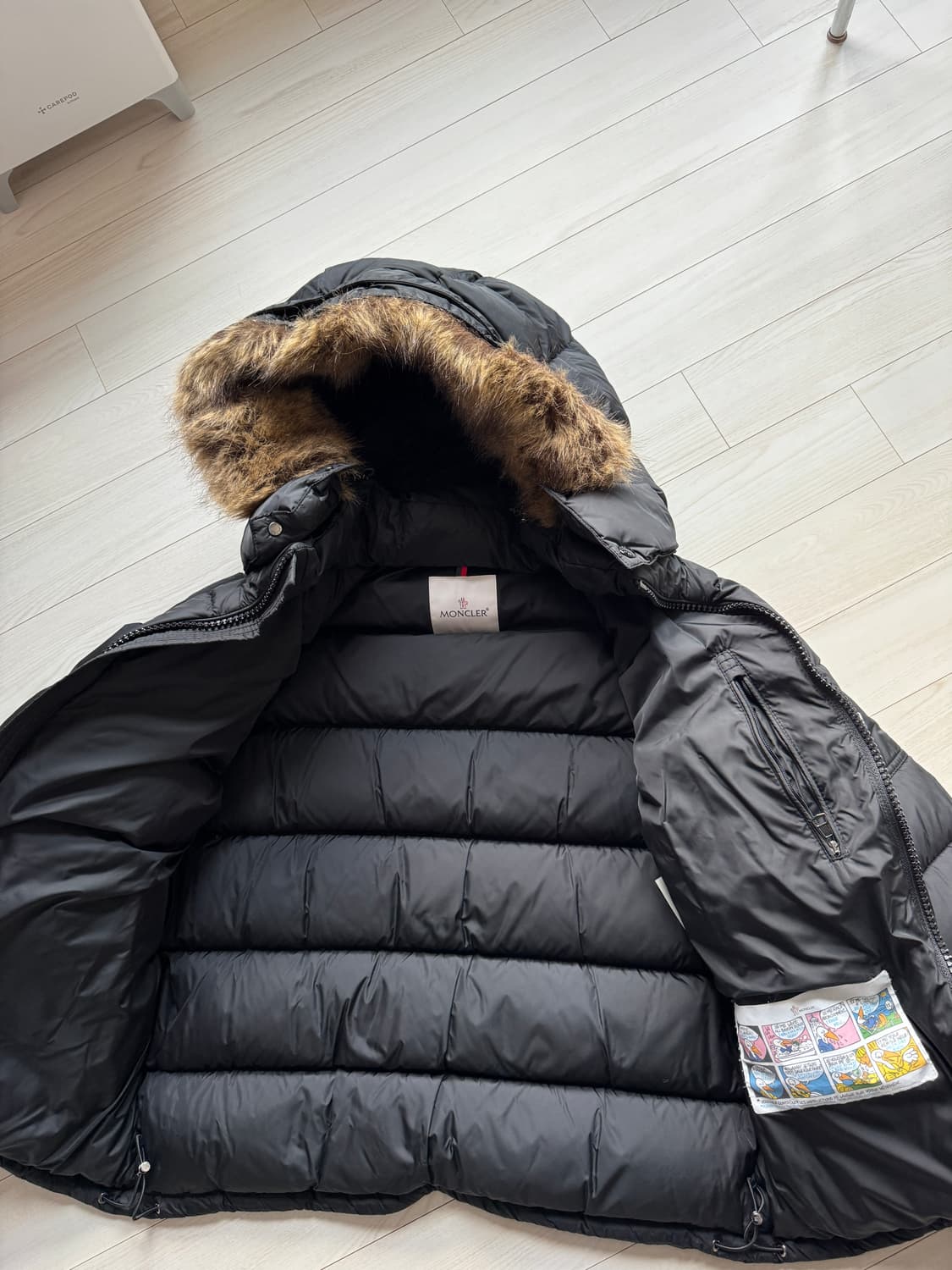 몽클레어 남성 마야프 숏 패딩 블랙 3 상품이미지4