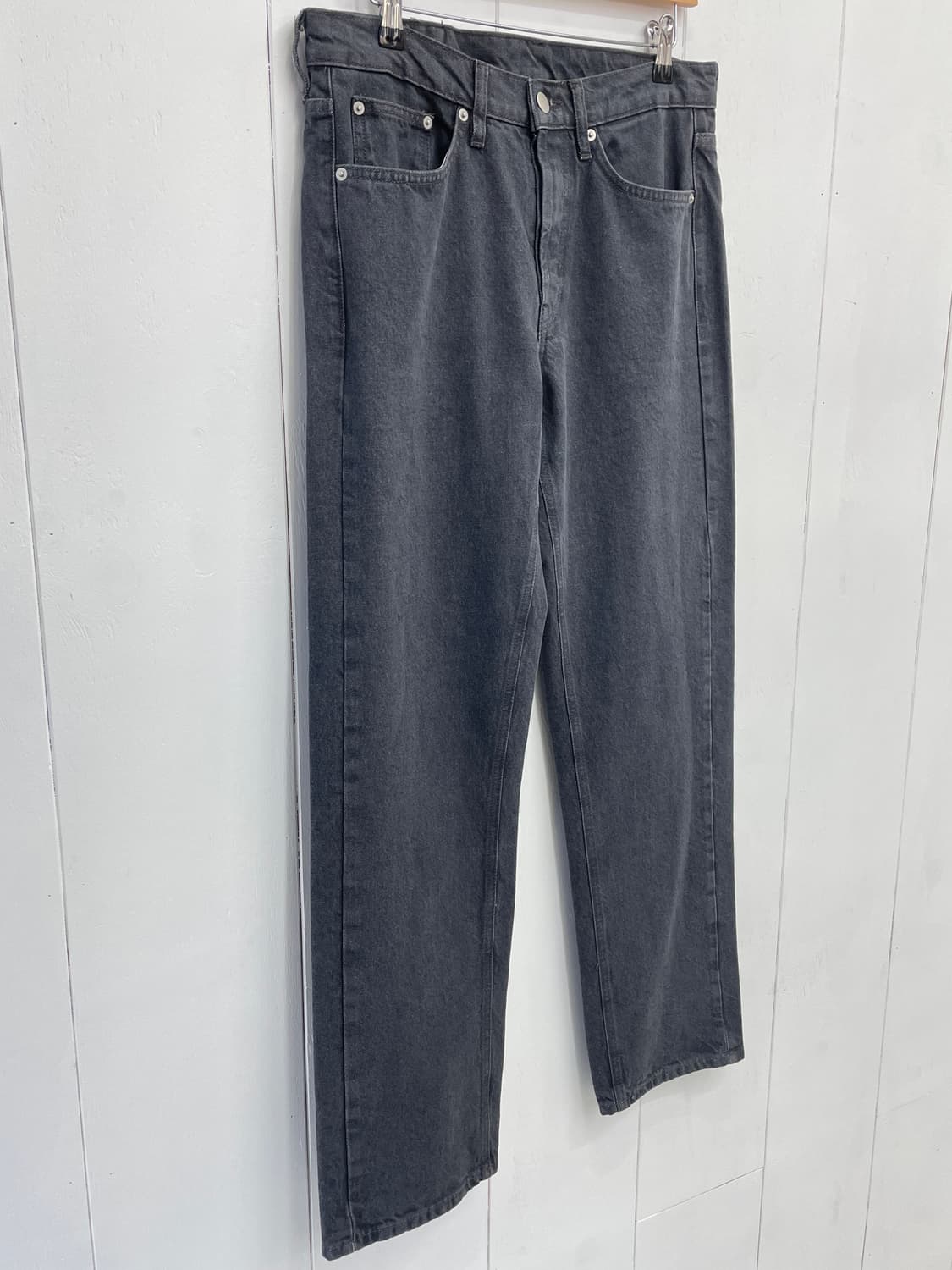 자라(ZARA) 스탠다드 핏 워싱 데님 팬츠 차콜 상품이미지2