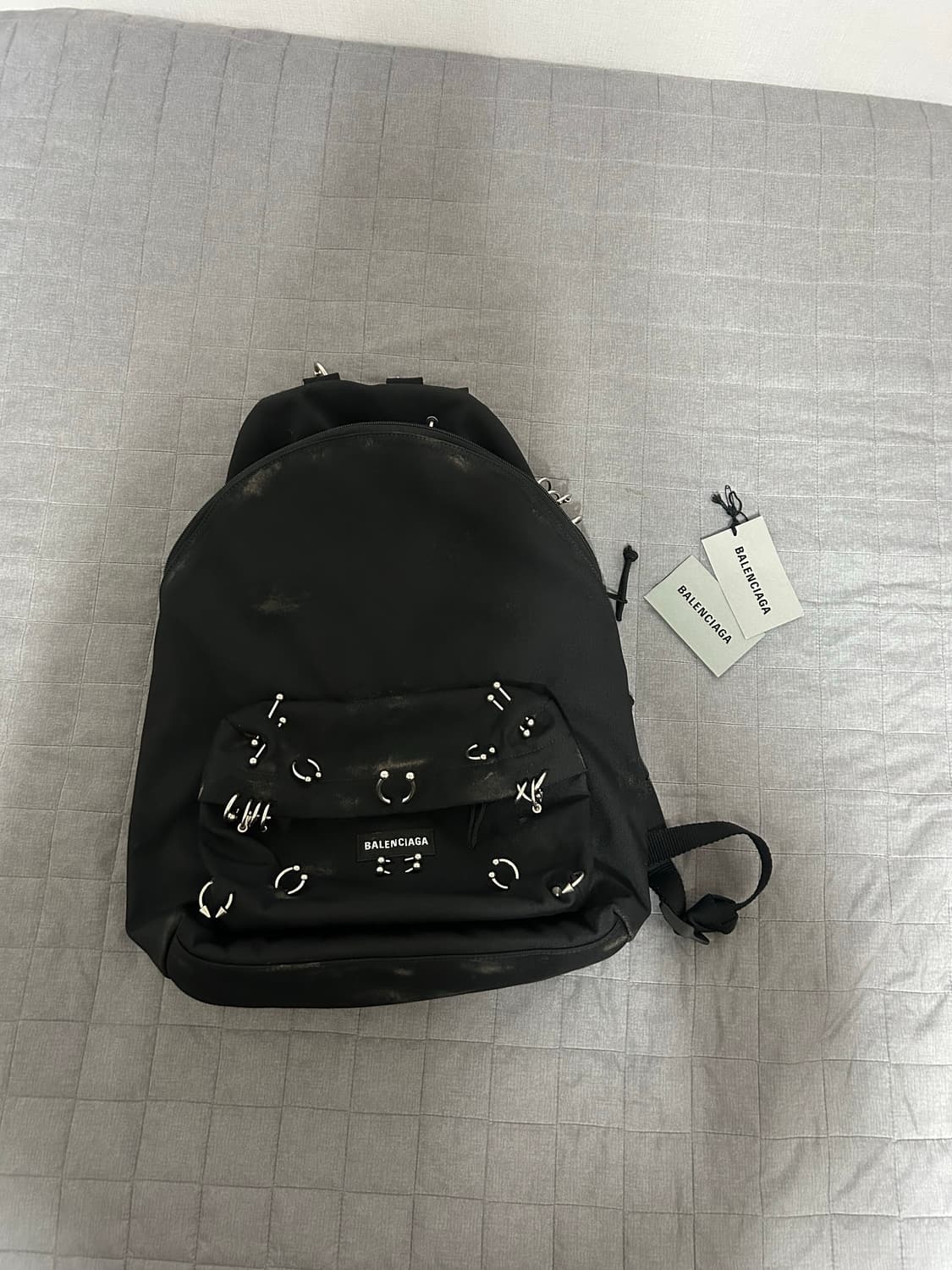 발렌시아가 익스플로러 피어싱 백팩 상품이미지1