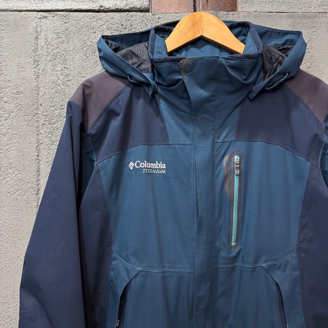 컬럼비아 티타늄 옴니드라이 워터프루프 아웃도어 자켓 (L)   상품이미지2