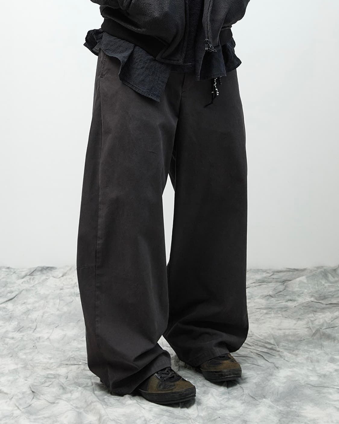 해칭룸 와이드 커브 팬츠 차콜 상품이미지2