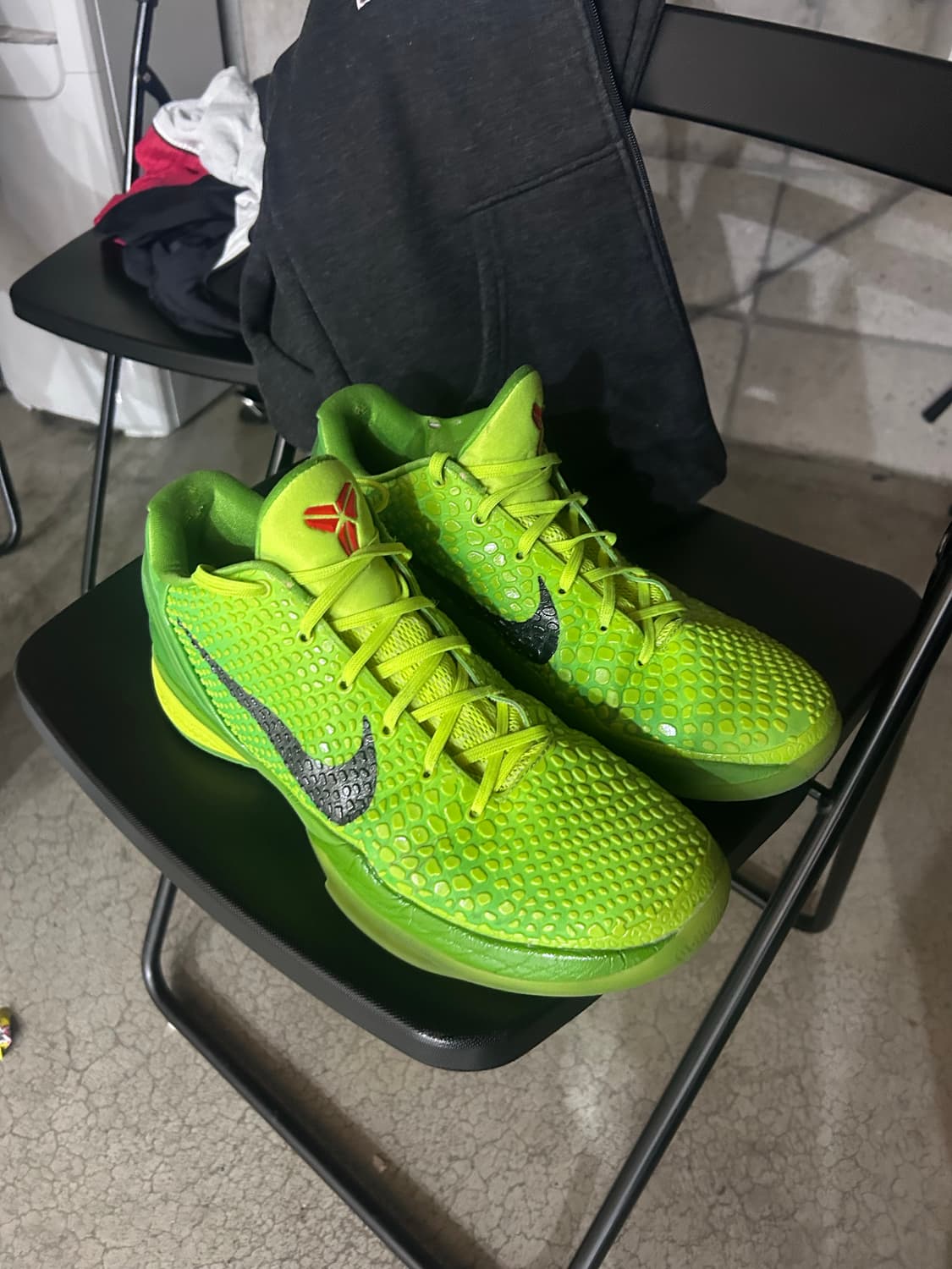 [290] 코비6 그린치 판매/교환 상품이미지1