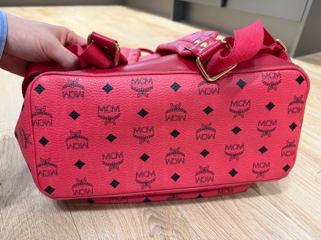 엠씨엠 비세토스 백팩 레드 상품이미지5