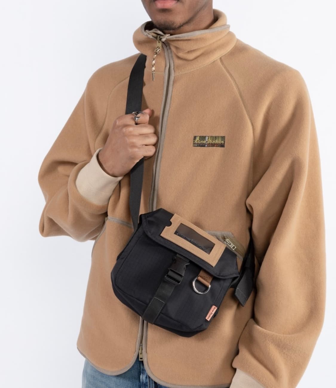 아크네스튜디오 메신저백 스몰 상품이미지1