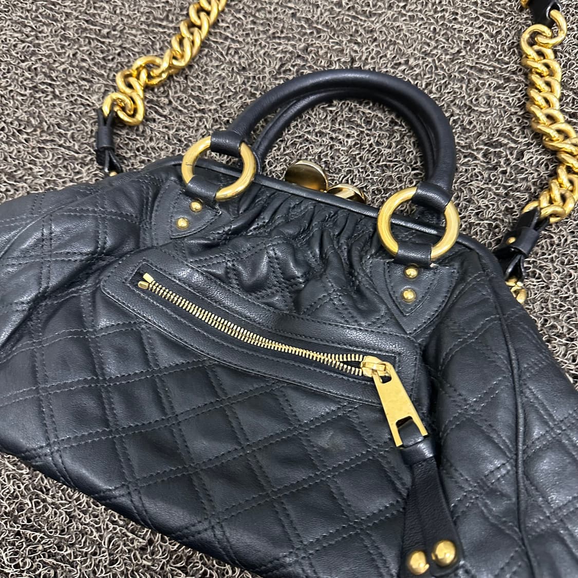 마크제이콥스 퀼팅 체인 여성 숄더백 토트백 블랙 상품이미지6