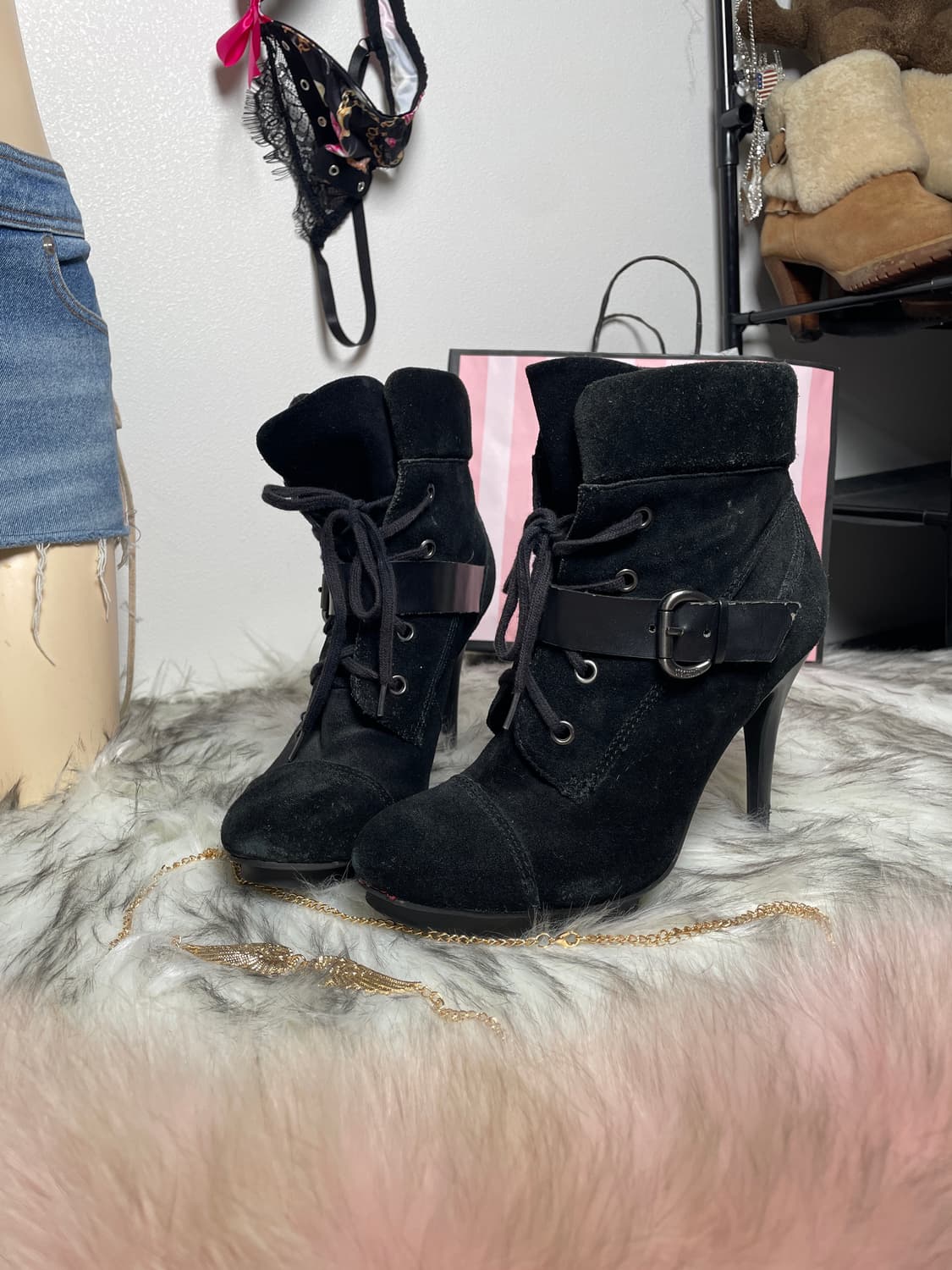 GUESS 버클 앵클 부츠힐 레이스업 상품이미지1