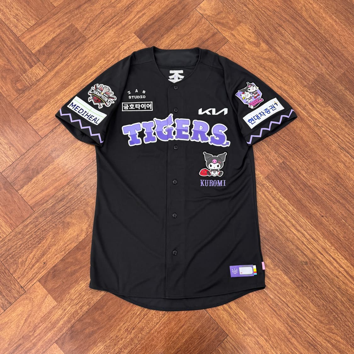 110 아이앱 기아타이거즈 x 쿠로미 어센틱 콜라보 유니폼(홍종표) 상품이미지1