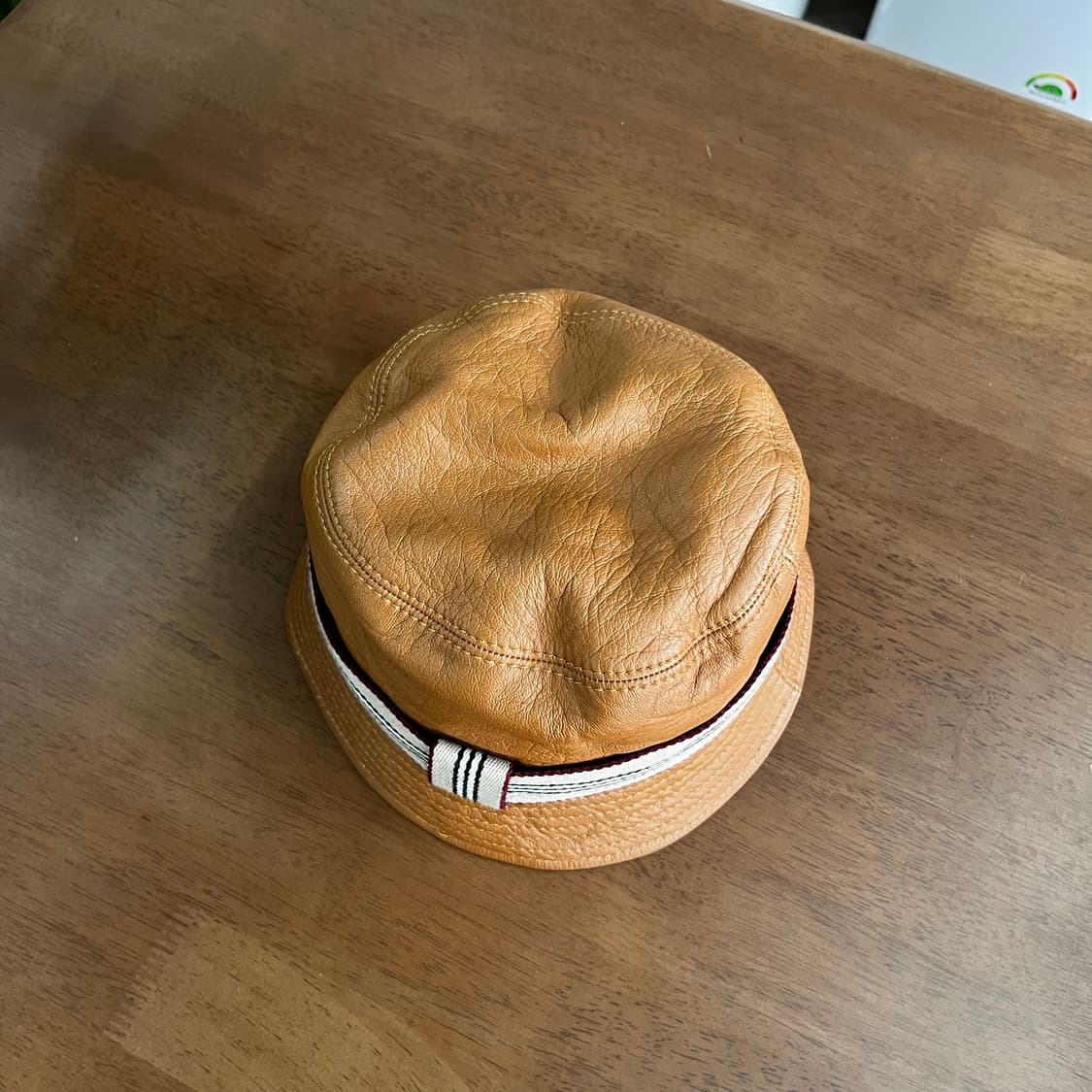 버버리 레더 버킷햇 M  상품이미지2