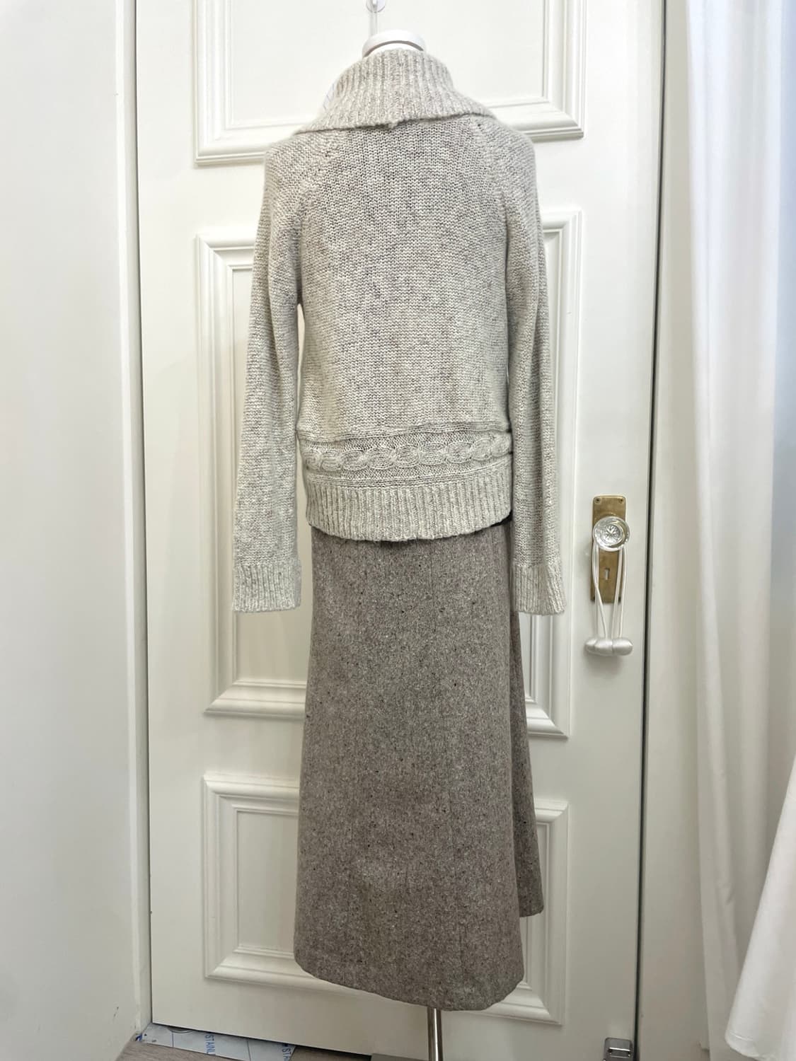 grayish beige one-button cardigan 상품이미지4