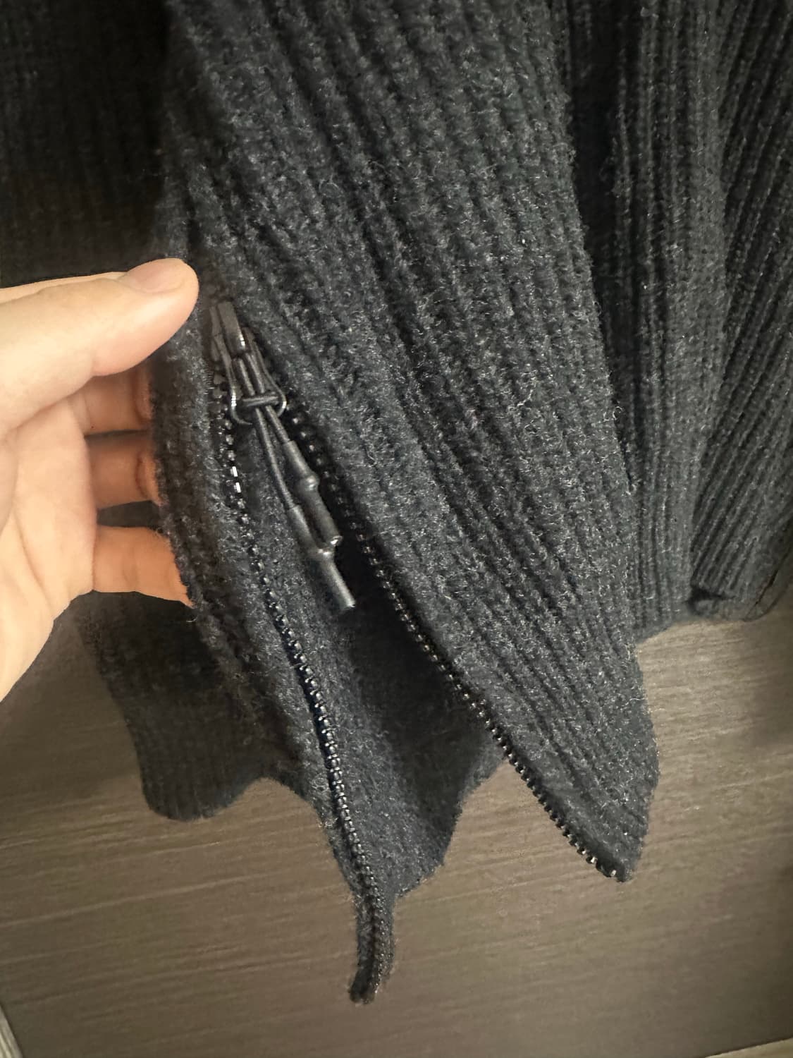 언디피티드 니트 상품이미지2