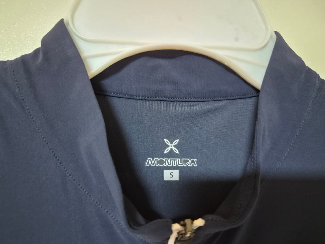 몬츄라 여성 기능성 반팔 반집업티/사이즈S 상품이미지5