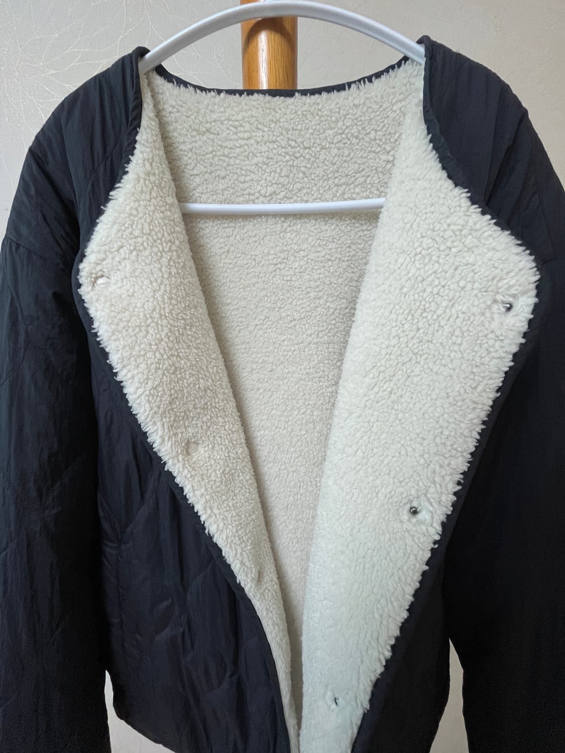 커버낫 리버시블 컴피보아 키라리스 자켓 상품이미지5