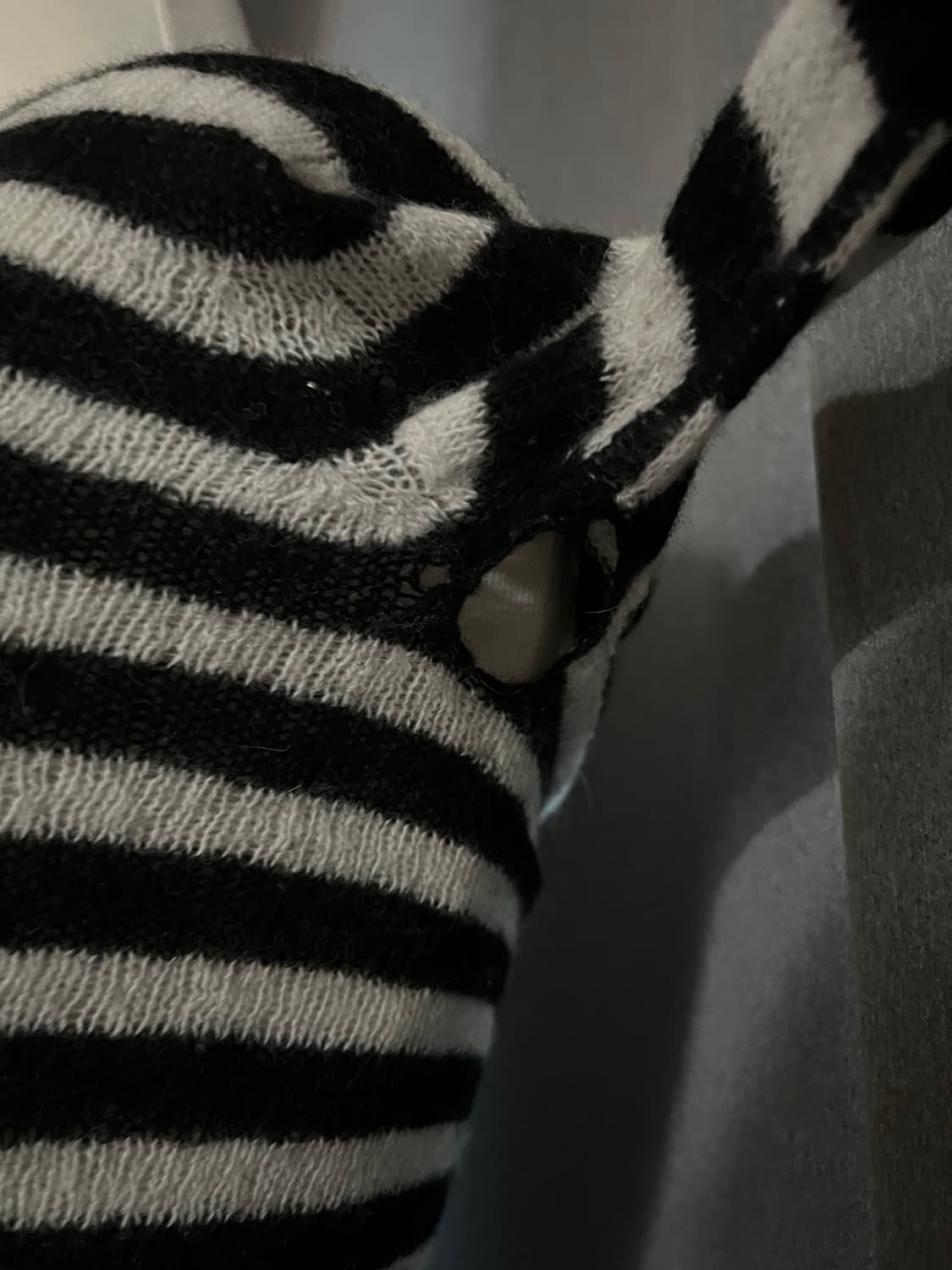 단가라 브이넥니트 상품이미지2