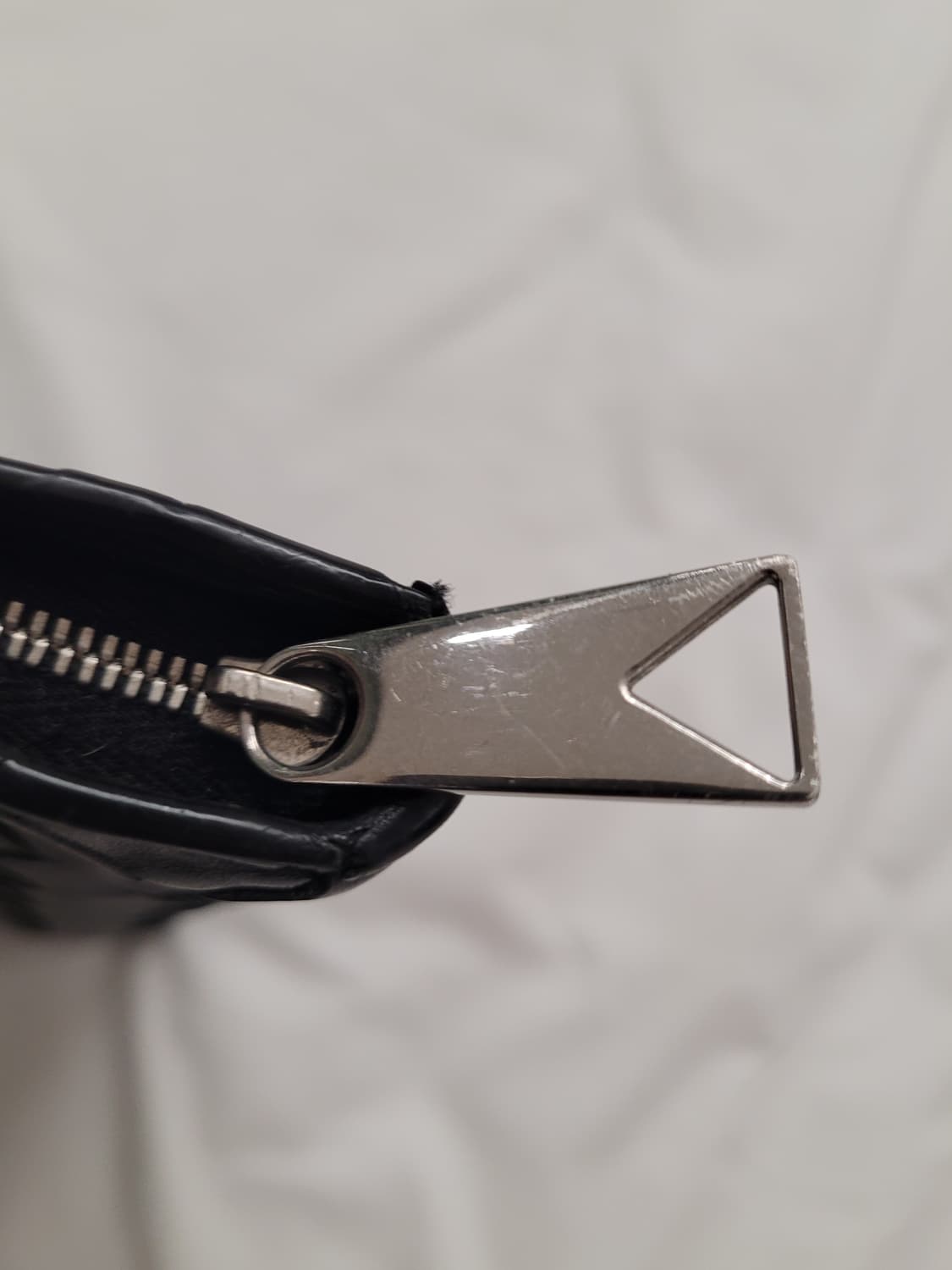 보테가베네타 인트레치아토 하프 지퍼 투톤 클러치 상품이미지7