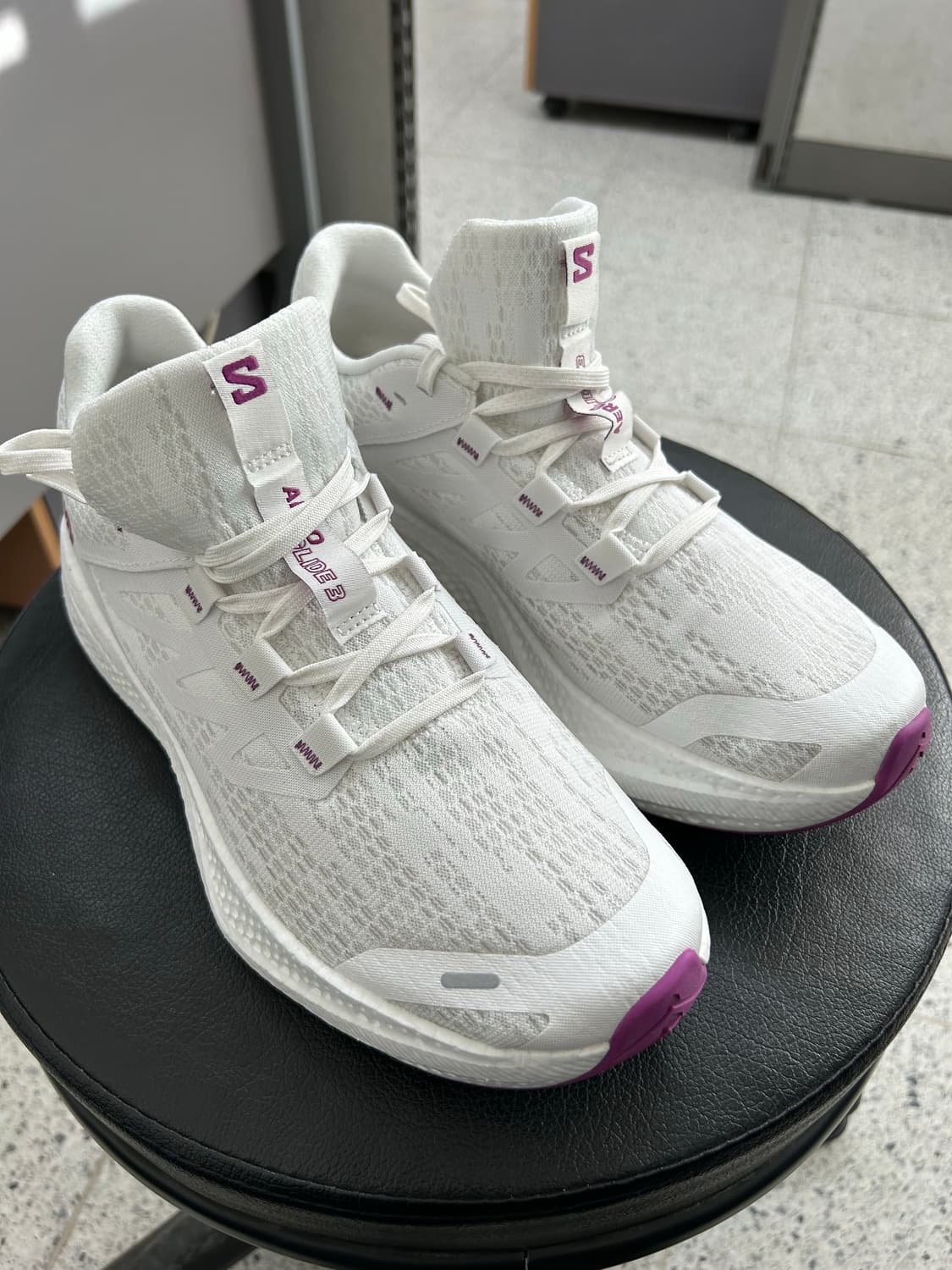 살로몬 에어로글라이드 3 (275) 상품이미지1