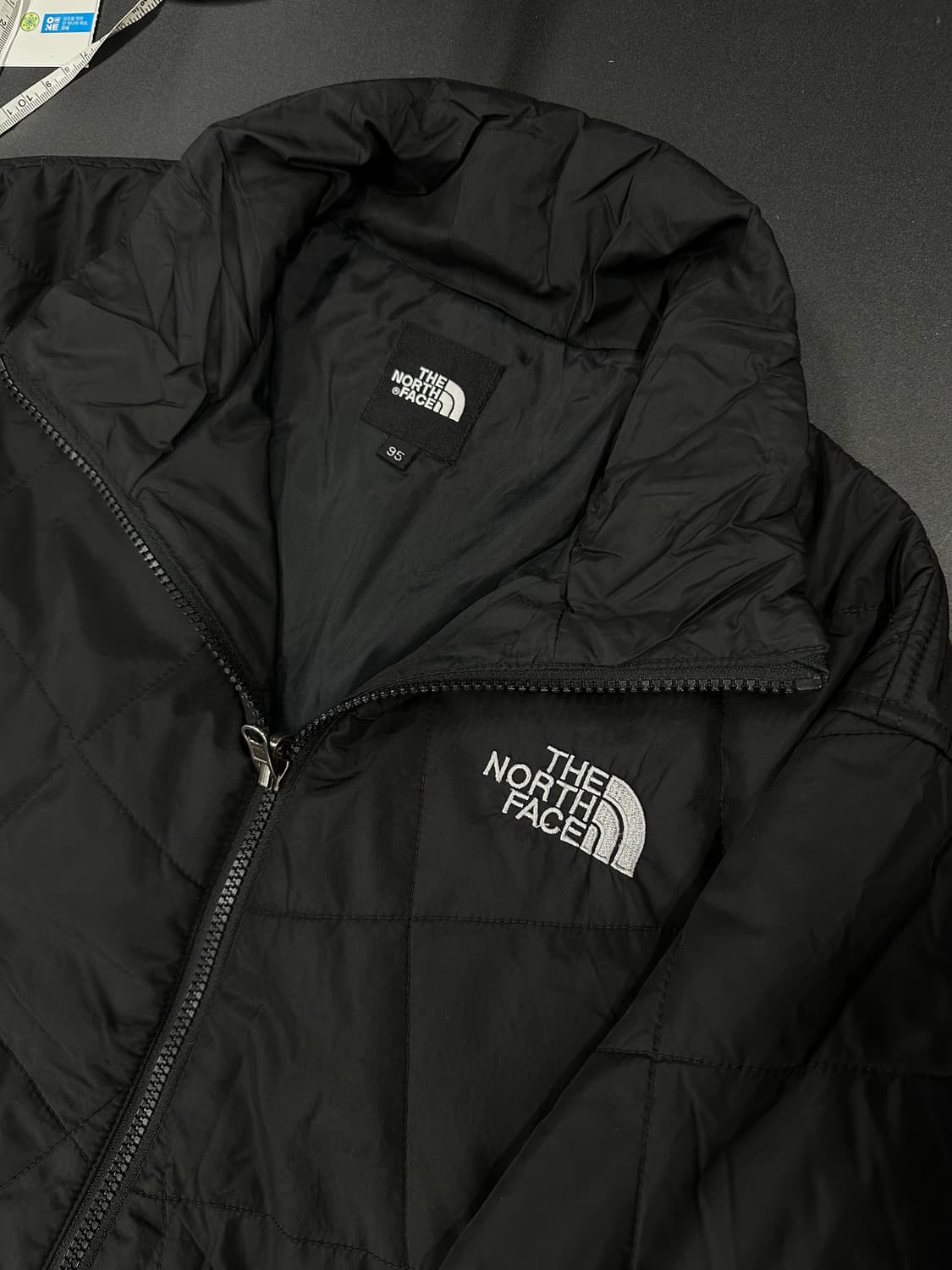 노스페이스 경량 패딩 집업 블랙 상품이미지5