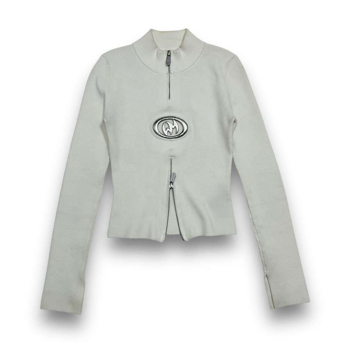 위어드 마켓 미드 엠블럼 슬림 니트 화이트 슬리브리스 상품이미지1