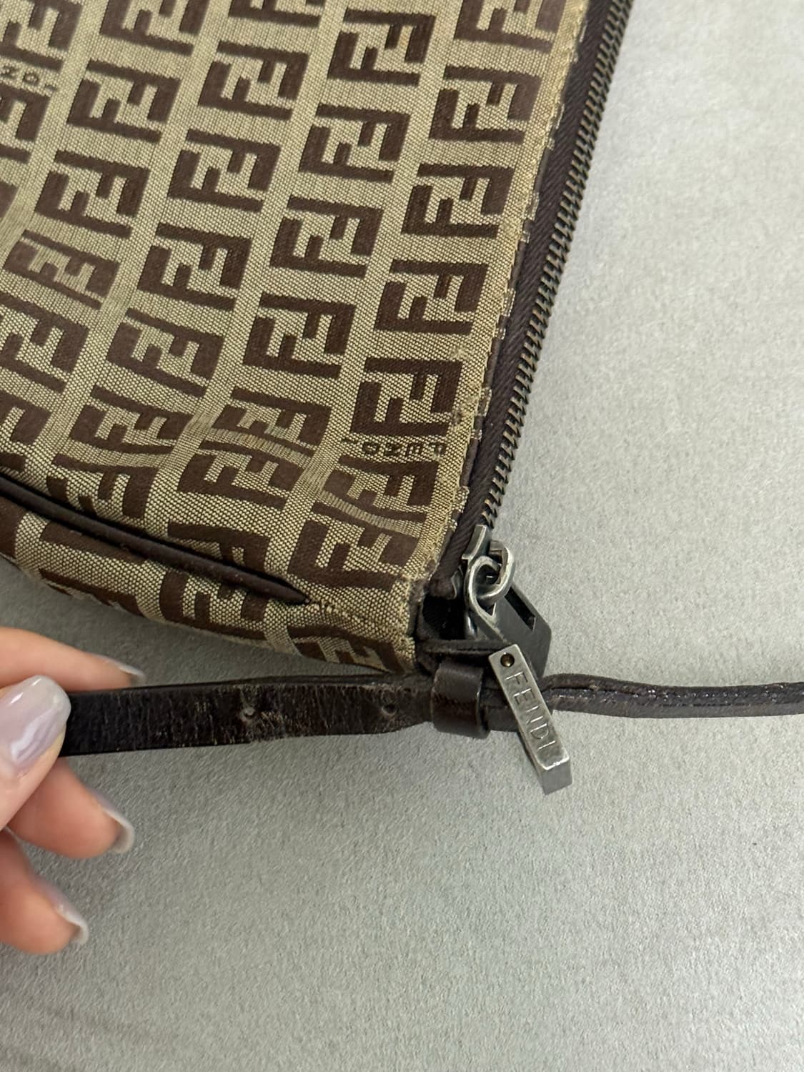 펜디 FF로고 미니 호보백 상품이미지3