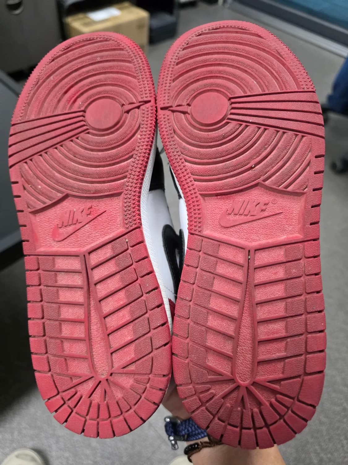 (GS) 나이키 에어 조던1 로우 화이트 바시티 레드 230 상품이미지8