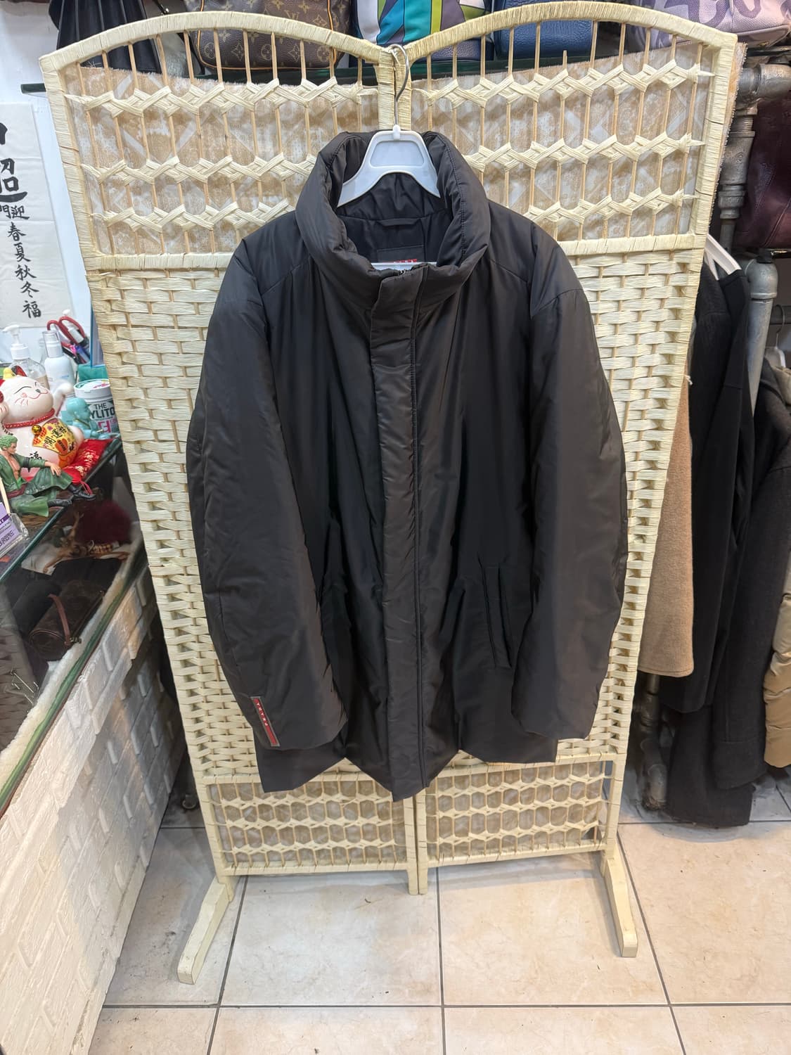 56/105-110 정품 프라다 경량패딩 팝니다 상품이미지1