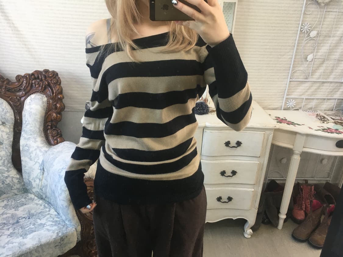 일본빈티지 베이지 스트라이프 오프숄더 니트 상품이미지1