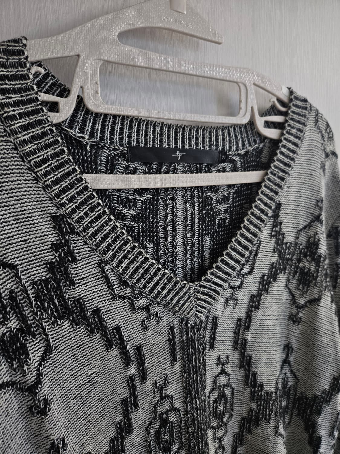 브이넥 니트 상품이미지2