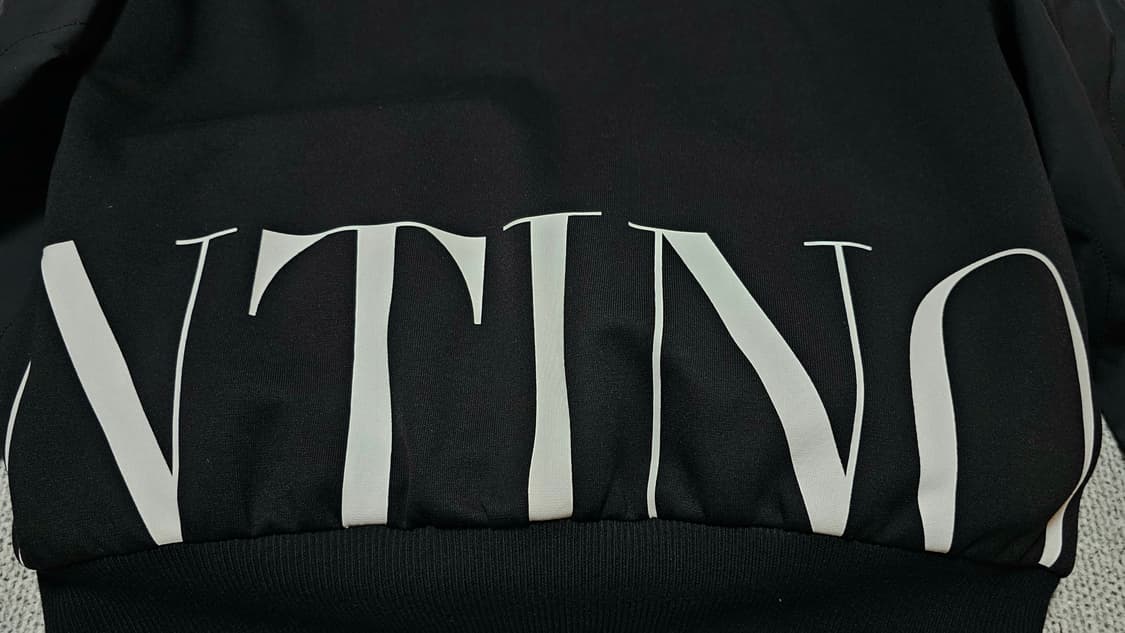 [M사이즈] 새상품급 발렌티노 VLTN 로고 봄버 자켓 상품이미지9