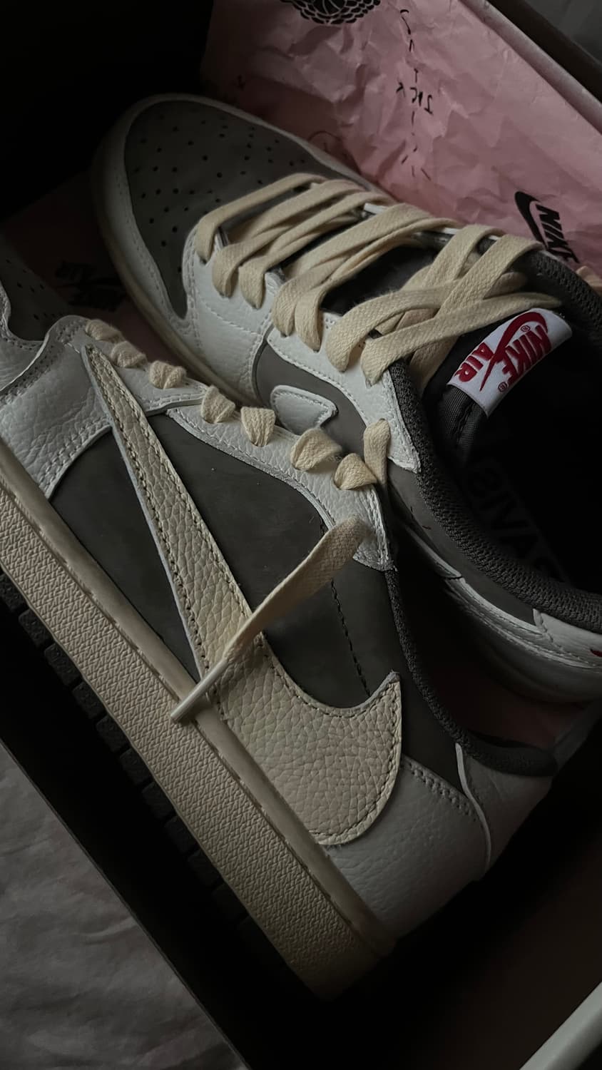 트래비스 스캇 리버스 모카 상품이미지1