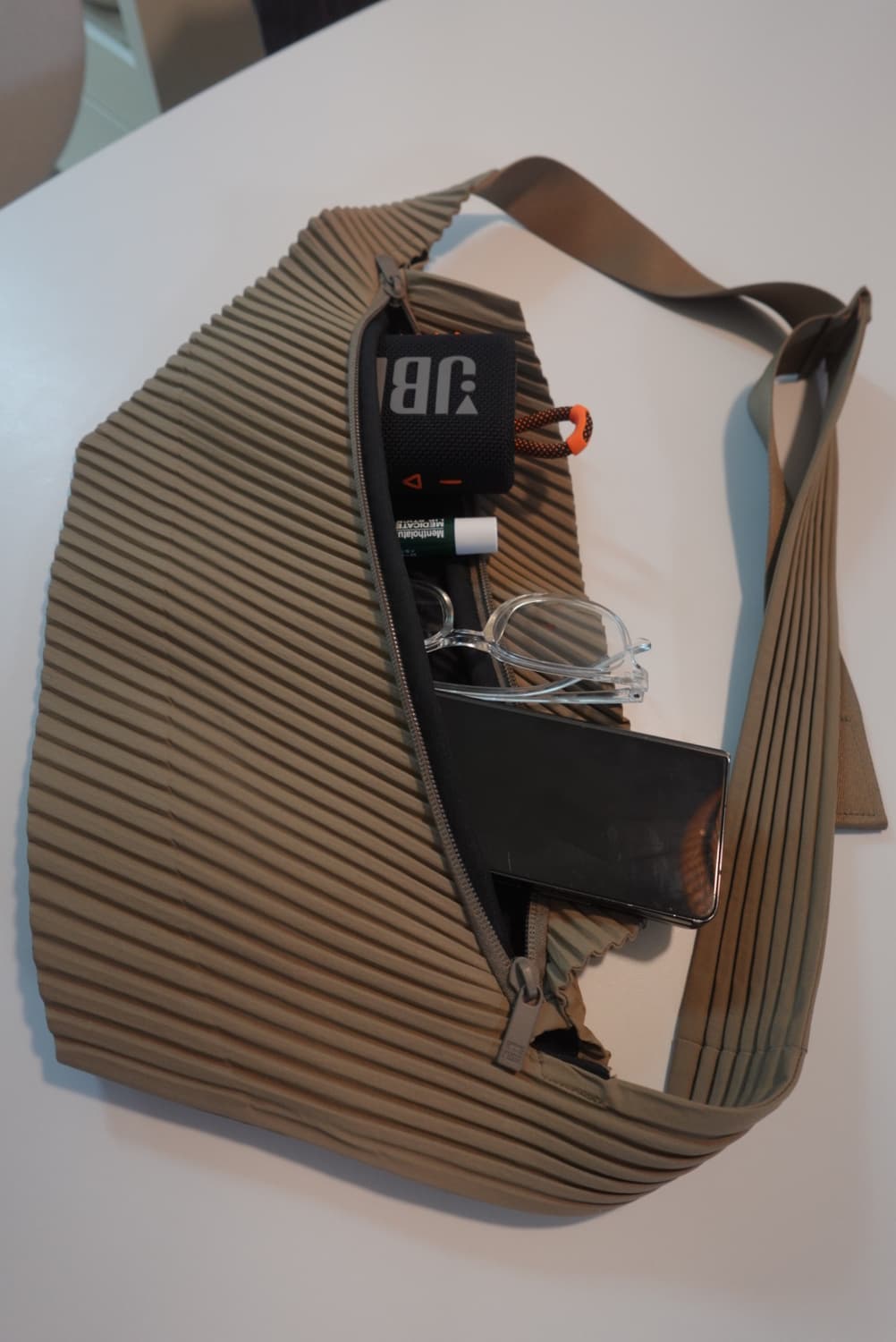 이세이미야케 플리츠플리즈 웨이스트백(택 제거 새상품) 상품이미지4