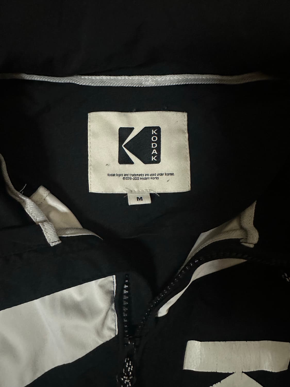 코닥 블랙 바람막이 M 사이즈 판매 상품이미지4