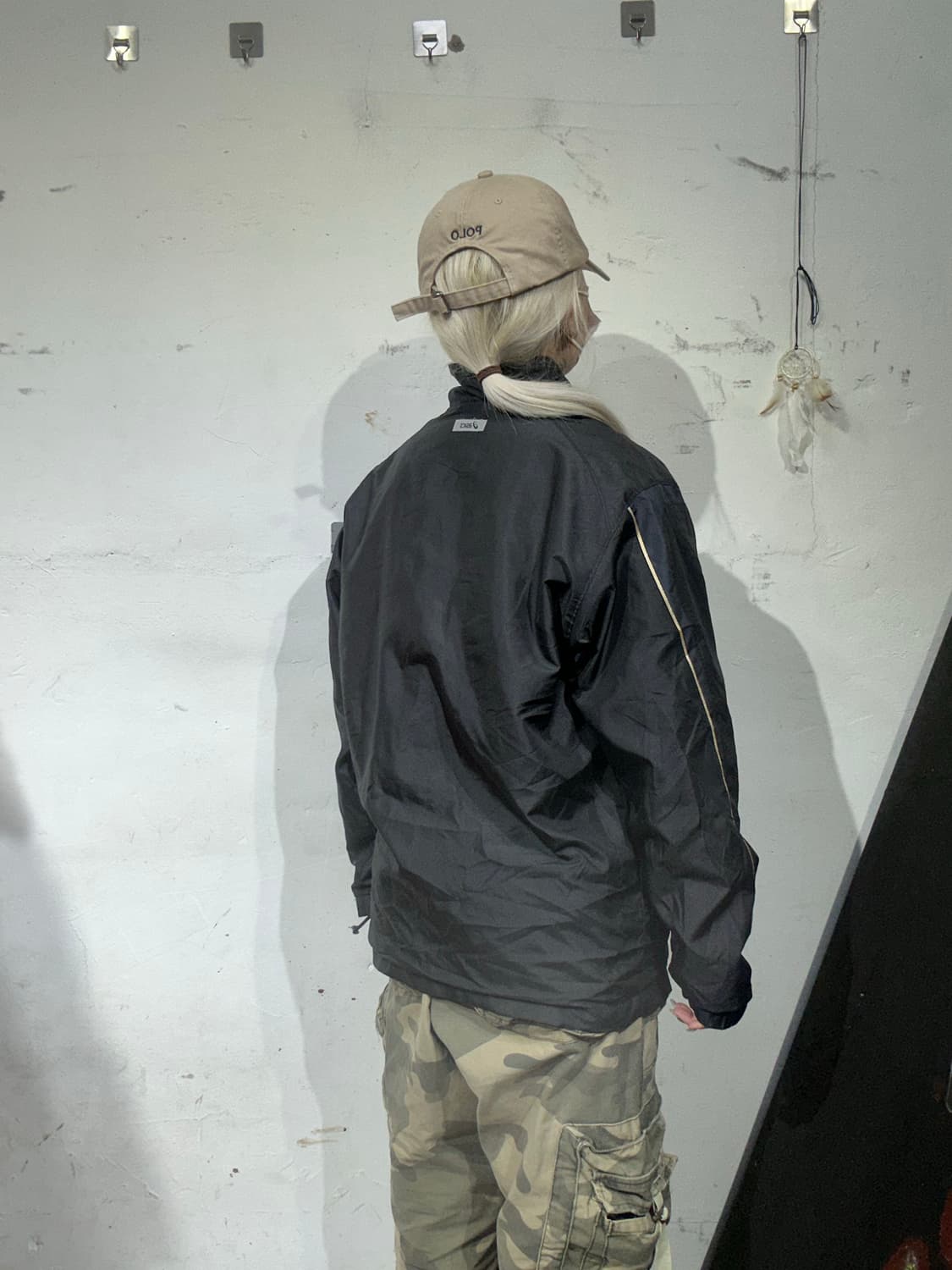 아식스 차콜 사이드 라인 바람막이 자켓 S 상품이미지3