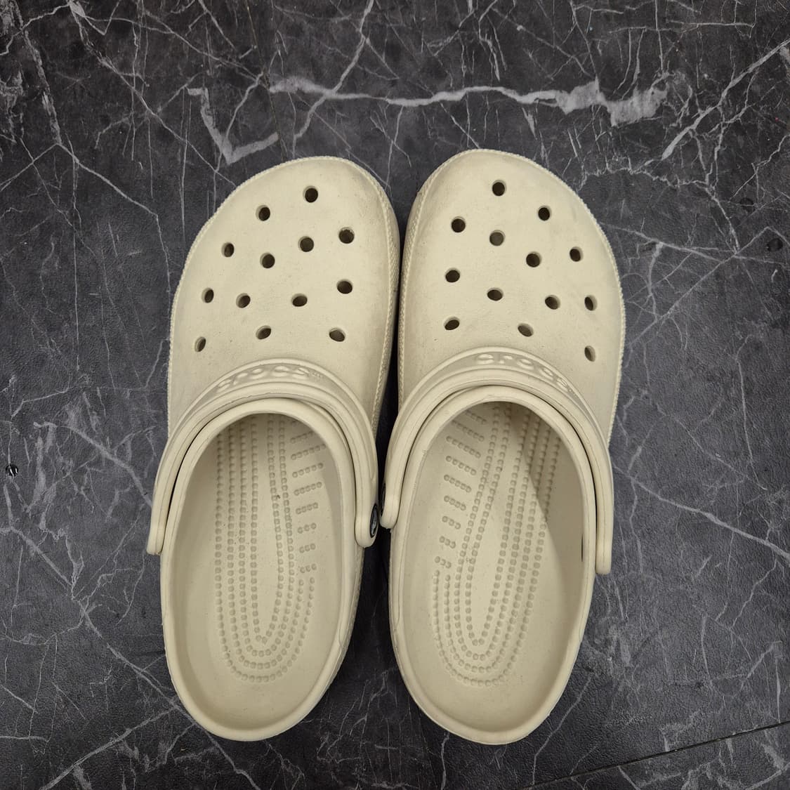 CROCS / 베이지 크록스 클래식 클로그 M8 상품이미지1