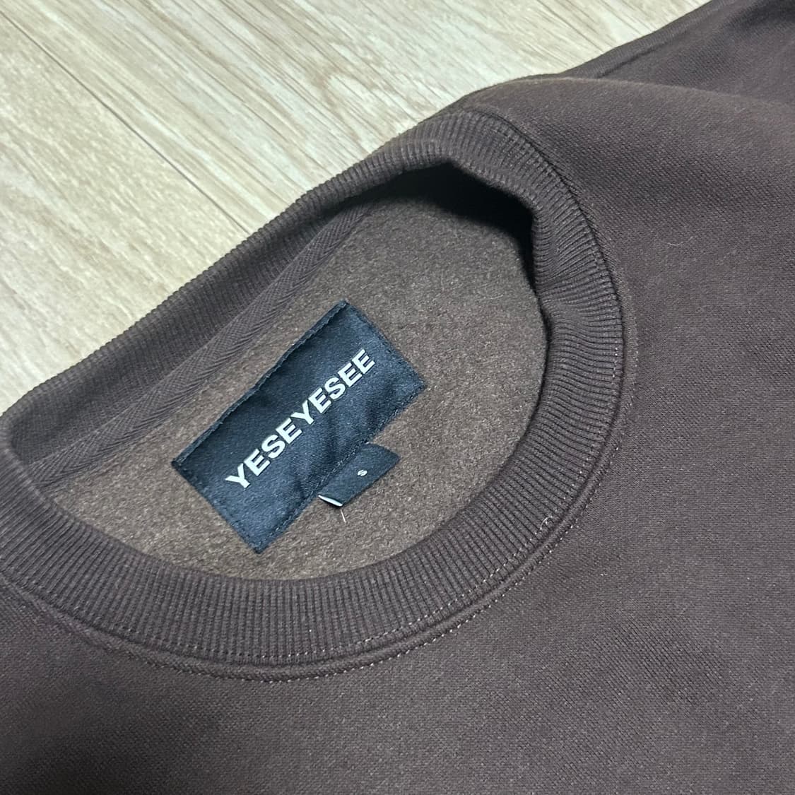예스아이씨 체크 로고 스웻셔츠 상품이미지2