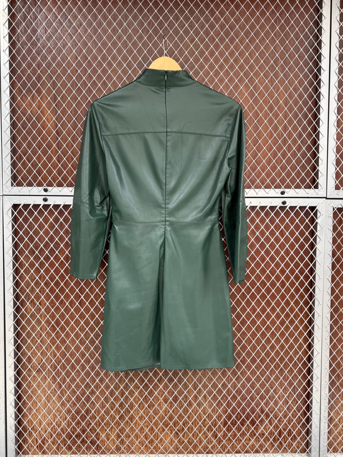 ZARA 자라 레더 셔링 핀턱 라인 하프넥 기모 가죽 원피스 S 새상품 상품이미지6