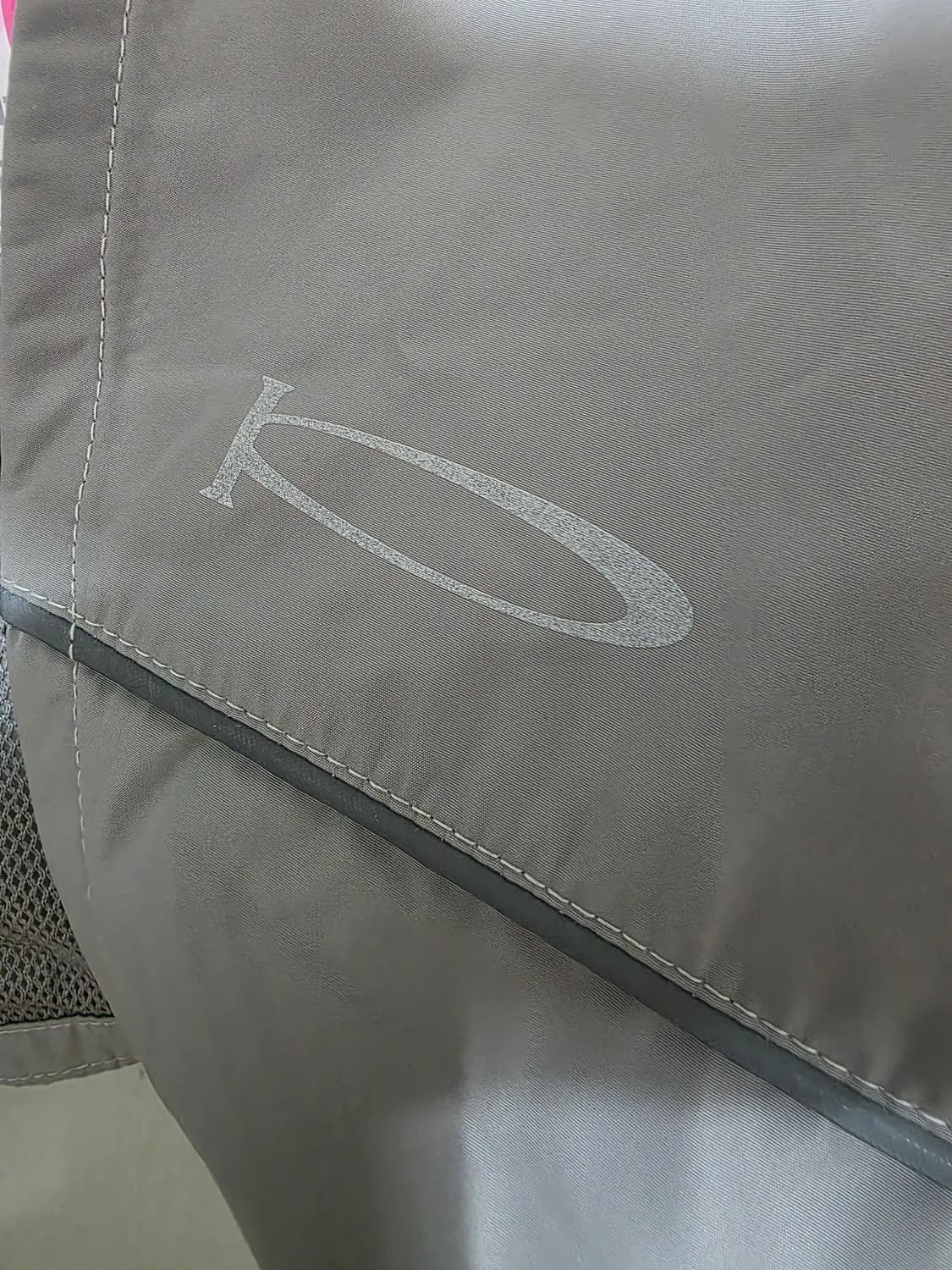 [새제품] 피지컬 디파트먼트 나일론 파이핑 크롭 볼레로 그레이 상품이미지5