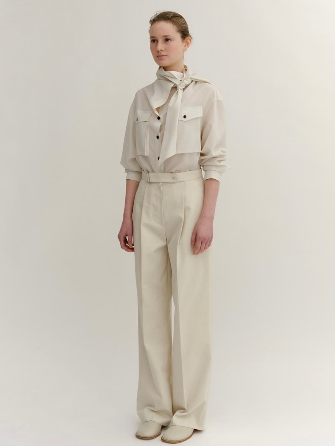 킨더살몬 eirene blouse white (상태좋음) 상품이미지3