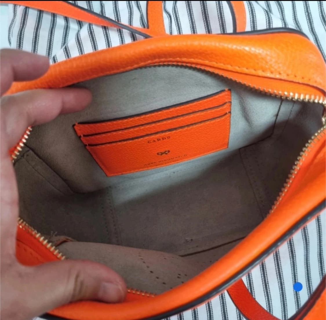 anya hindmarch 안냐 힌드마치 스마일리 크로스백 상품이미지2