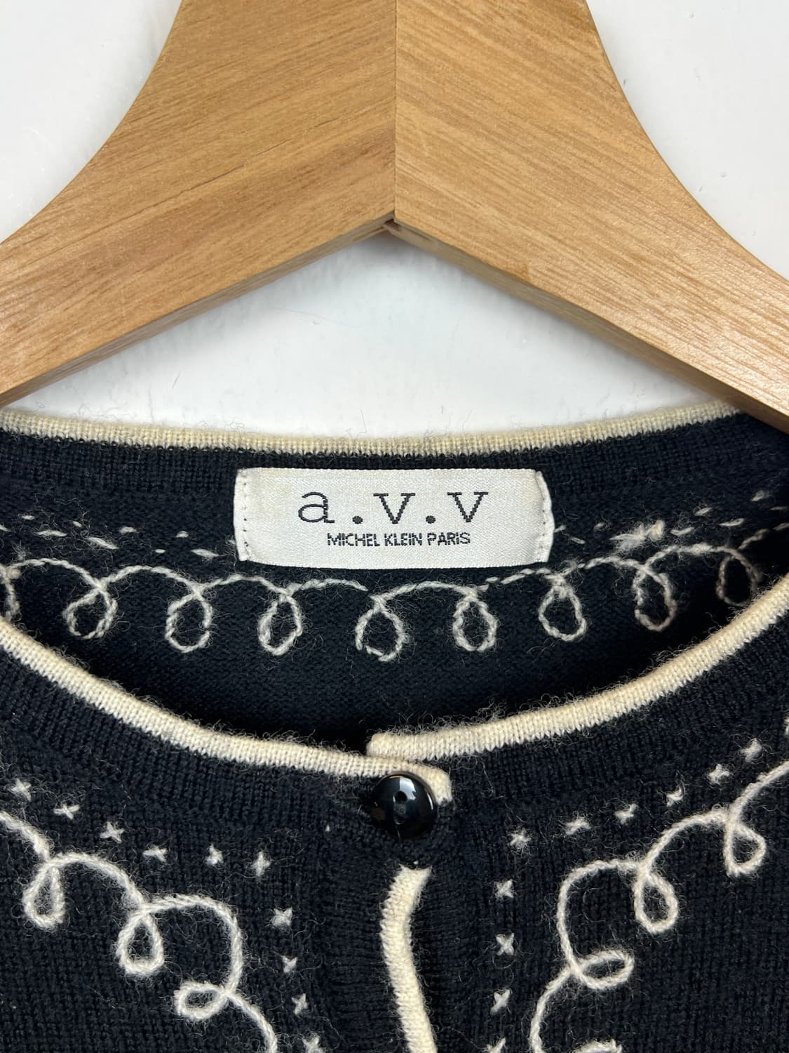 O152 JPN A.V.V 블랙 장식 면 가디건 SIZE 38 상품이미지3