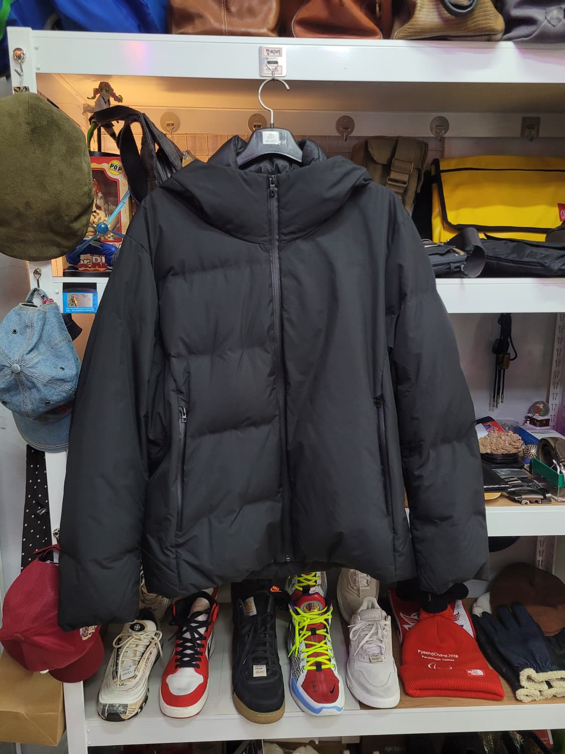 유니클로 블랙 후드 오리털 패딩 점퍼 상품이미지1