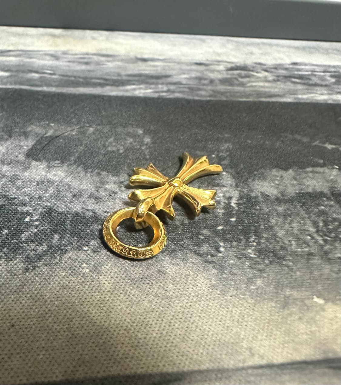 크롬하츠 CH 타이니 크로스 참 22k 풀파베 오리지널 상품이미지4