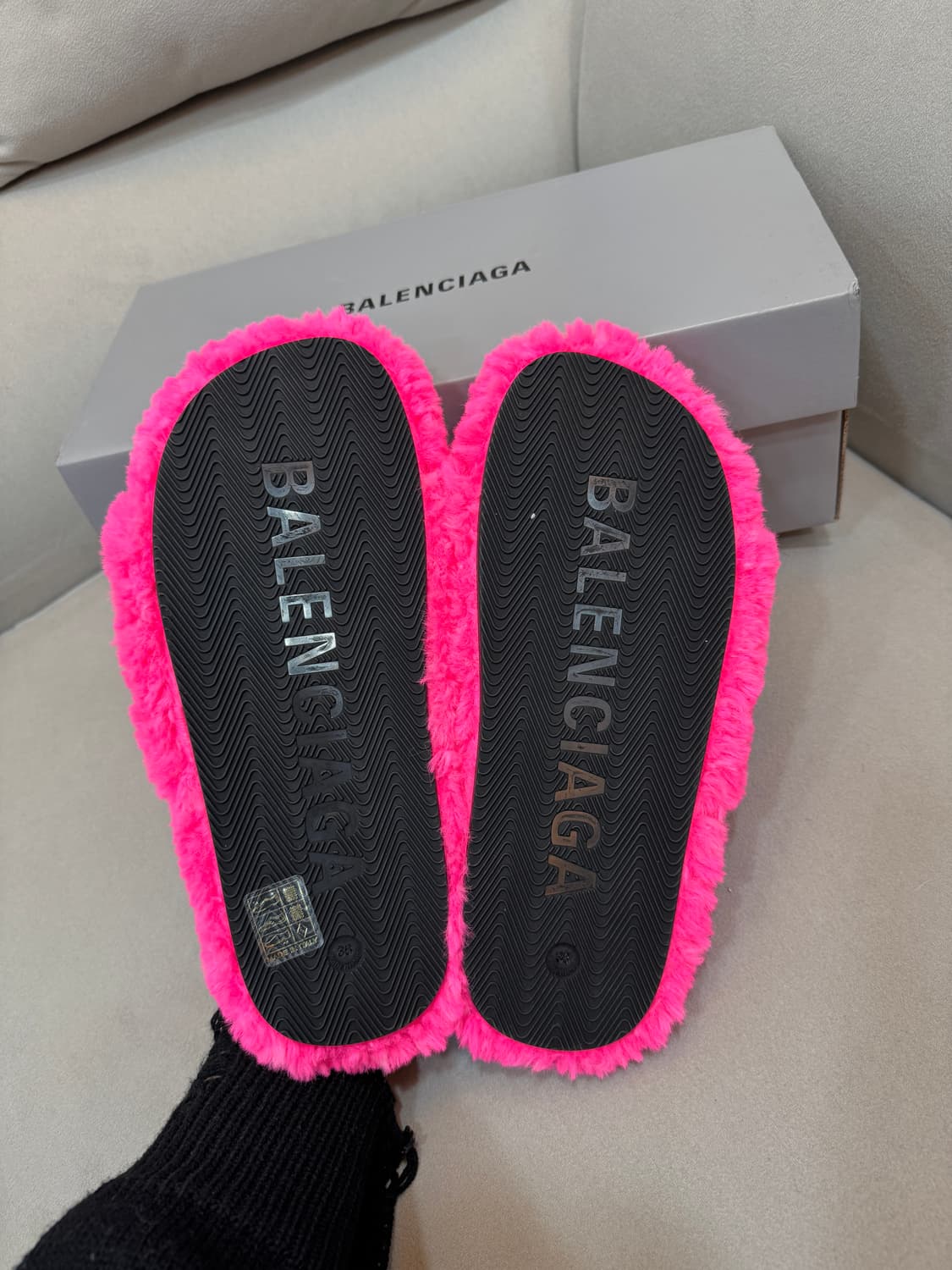 새상품급 발렌시아가 슬라이드 슬리퍼 36사이즈 상품이미지3