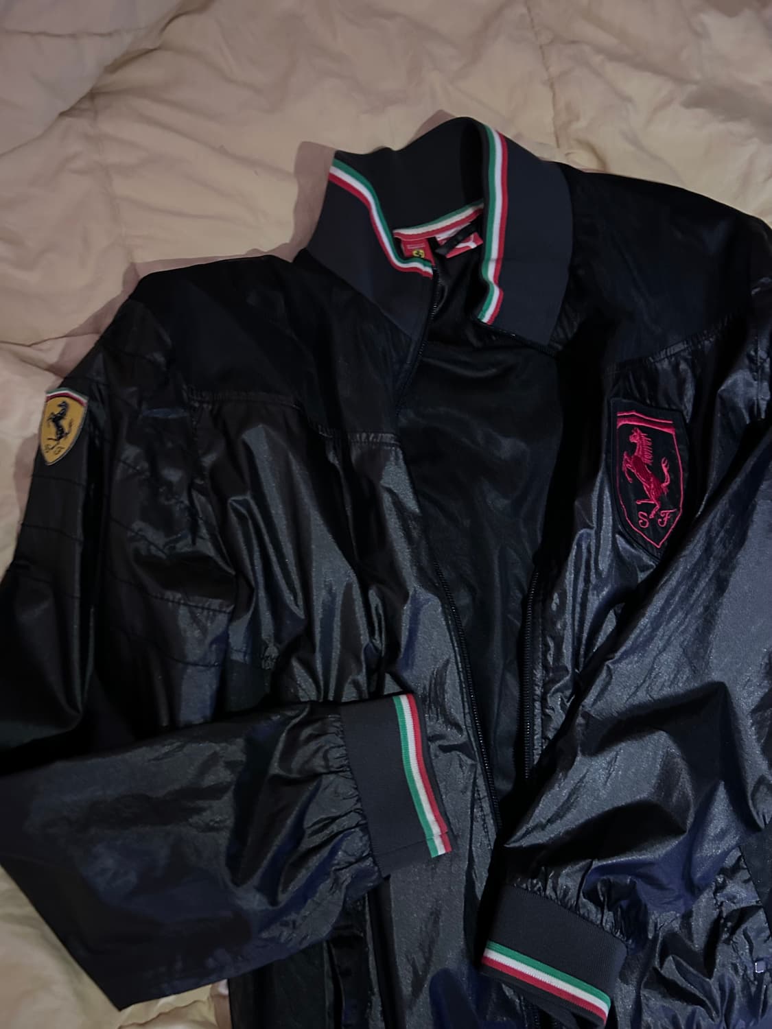 푸마 페라리 바람막이 상품이미지3