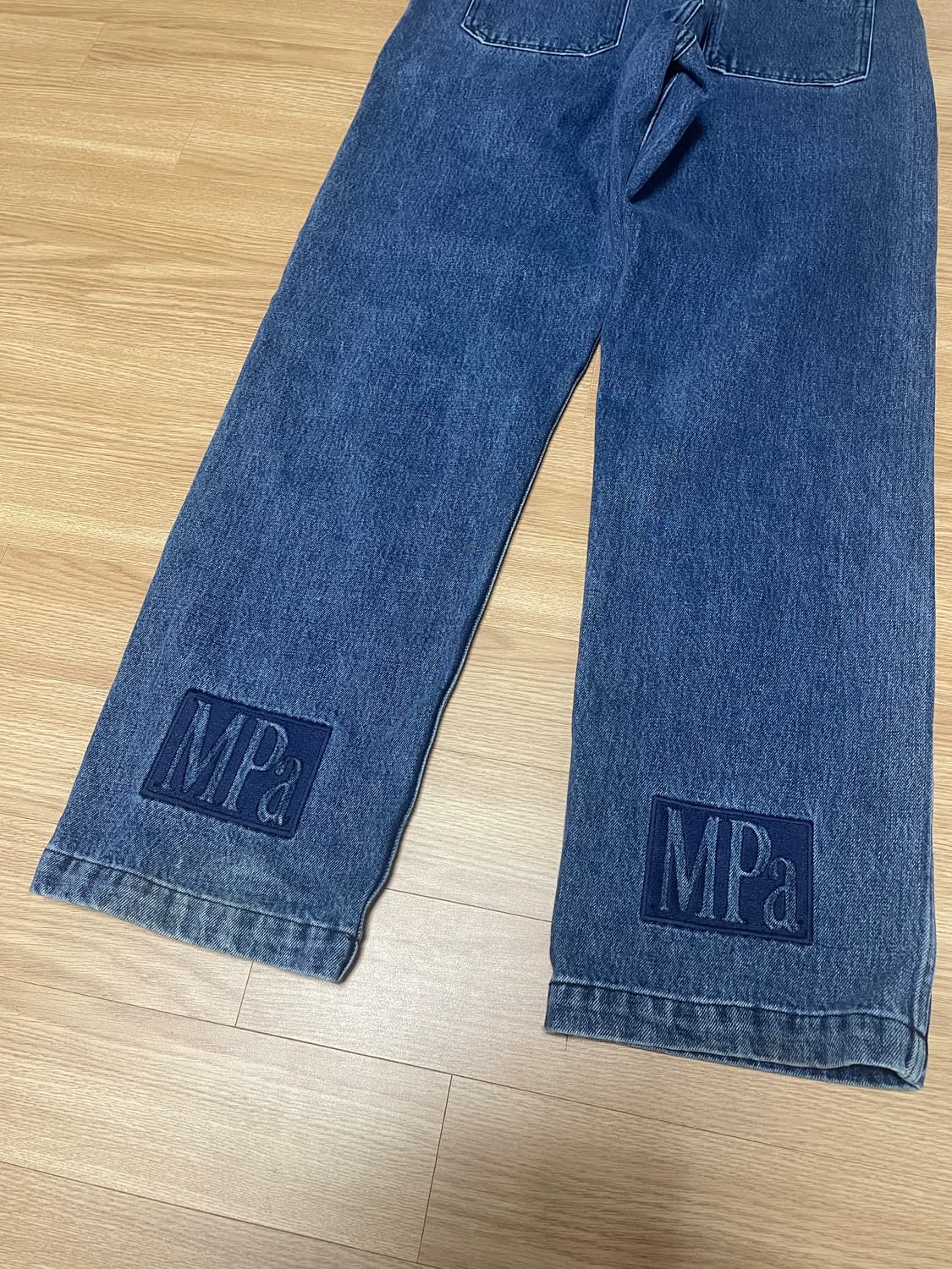 [M] 플라스틱 프로덕트 MPa CALF LOGO DENIM PANTS  상품이미지2