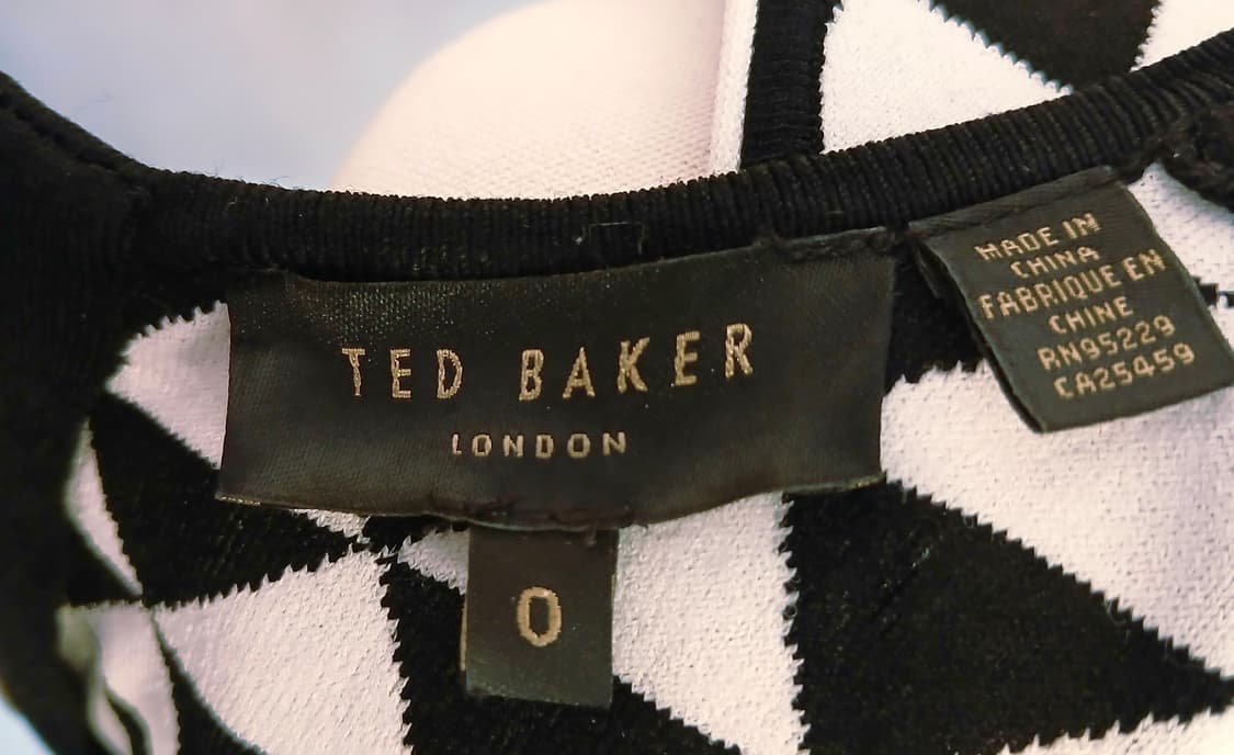 [TED BAKER]블랙&화이트 플레어 니트 원피스 상품이미지4