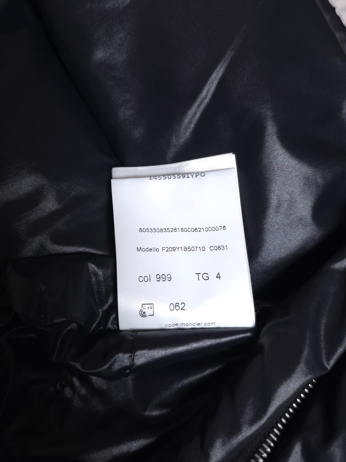 [4] 몽클레어 알릭스 20FW 알몬드 패딩 블랙 상품이미지10