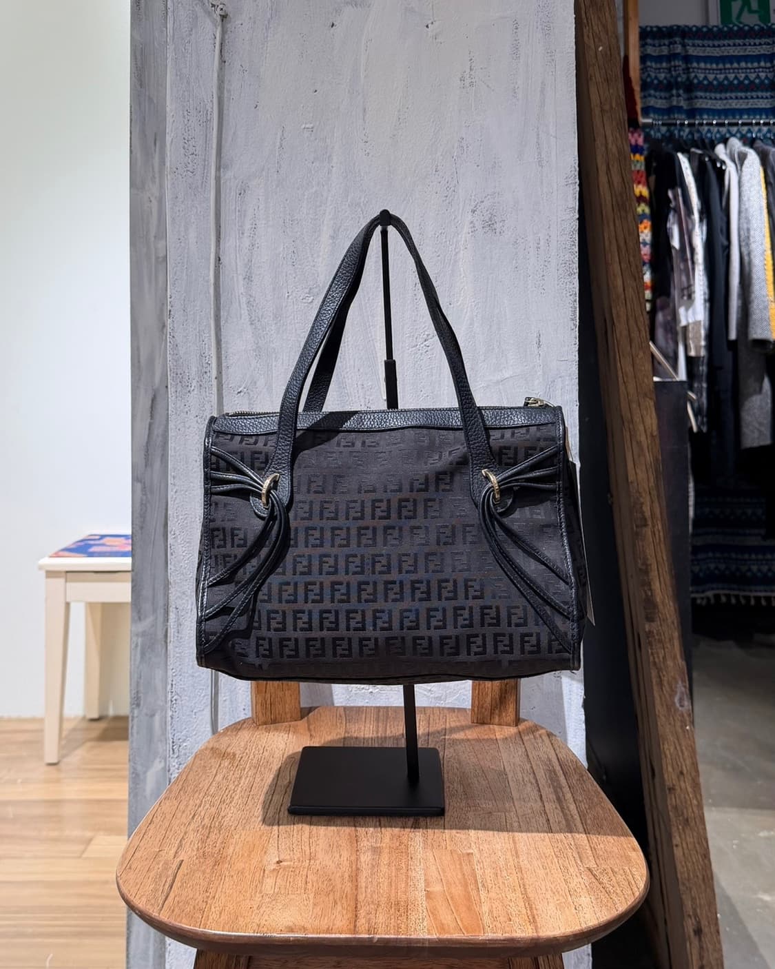 펜디 브라운 주키노 캔버스 토트백 상품이미지2